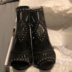 Cute Aldo heels! Style: Uneasien